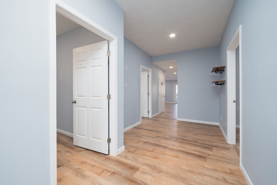 More Photos Of 2219 Frederica St, Owensboro Office For Sale