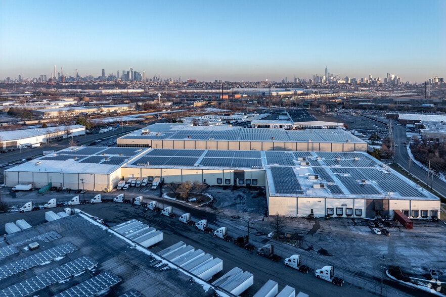 More Photos Of 111-115 Castle Rd, Secaucus Warehouse For Lease