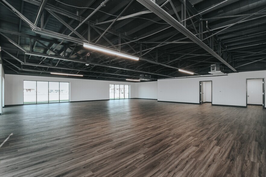 More Photos Of 3706 N Navarro St, Victoria Storefront For Lease
