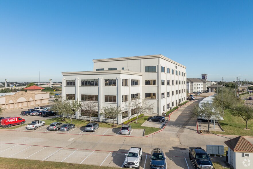 More Photos Of 1920 Country Place Pky, Pearland Medical For Lease