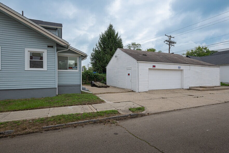 More Photos Of 3000 E 3rd St, Dayton Storefront Retail Residential For Sale