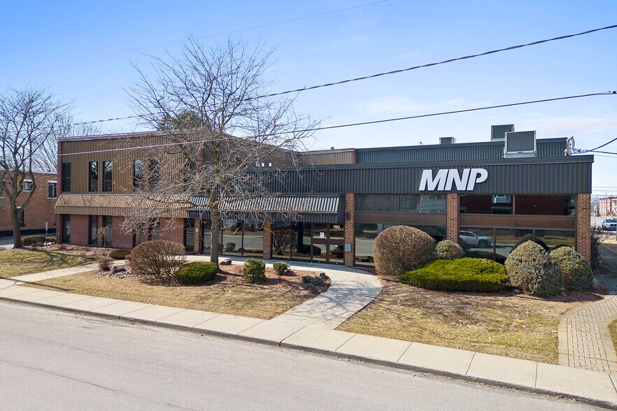 Primary Photo Of 190 Rue Deragon, Granby Office For Sale