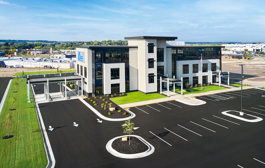 More Photos Of 255 John F Kennedy Rd, Dubuque Office For Lease