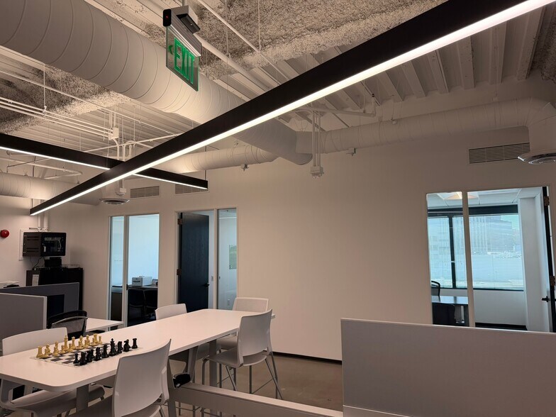 More Photos Of 16501 Ventura Blvd, Encino Coworking Space