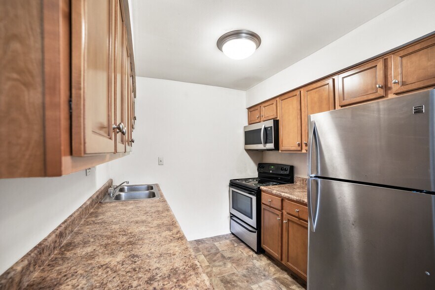 More Photos Of 2111 W Frederick Dr, Marion Apartments For Sale