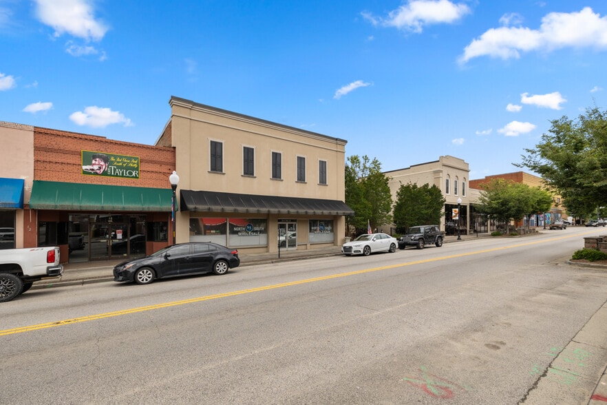 Primary Photo Of 120 S Main St, Lancaster Showroom For Lease