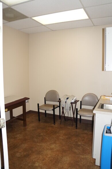 More Photos Of 1011-1025 W Fort Williams St, Sylacauga Office For Lease