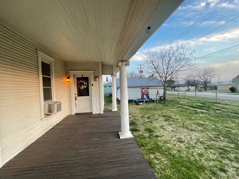 More Photos Of 215 W Main St, Lometa Specialty For Sale