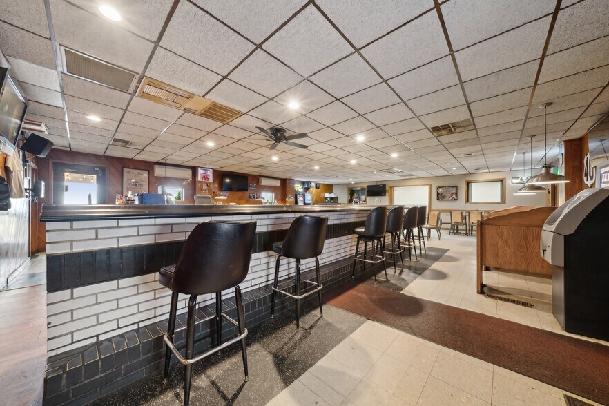 More Photos Of 1769 E National Pike, Scenery Hill Restaurant For Sale