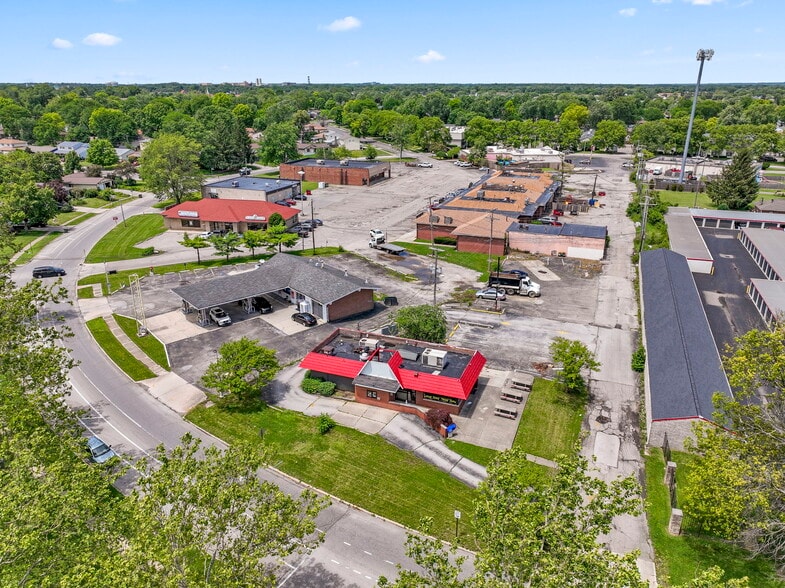 More Photos Of 1900 Tamarack Cir S, Columbus Fast Food For Lease