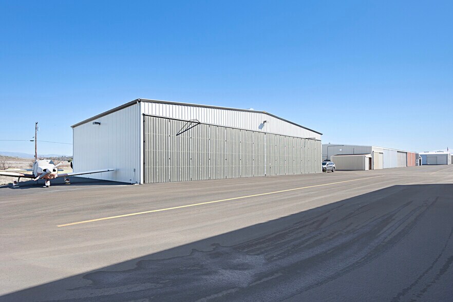 More Photos Of 2898 Montecito Rd, Ramona Airplane Hangar For Lease