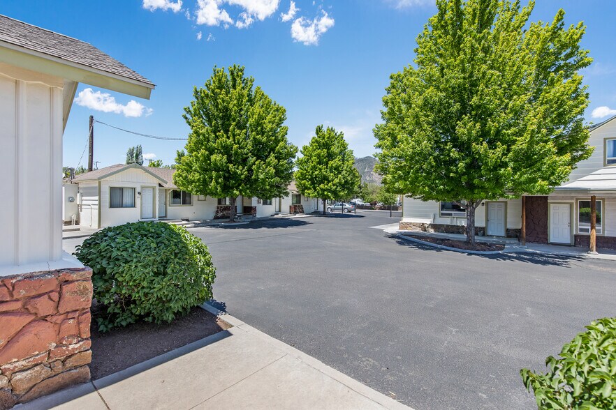 Primary Photo Of 2010 E Route 66, Flagstaff Apartments For Sale