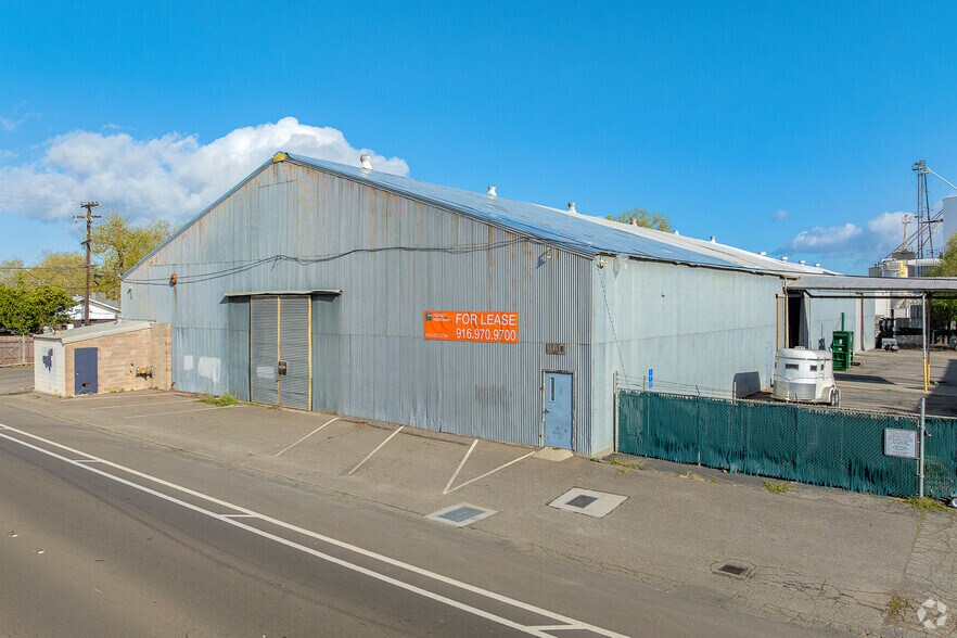 More Photos Of 1107-1111 Gibson Rd, Woodland Warehouse For Sale