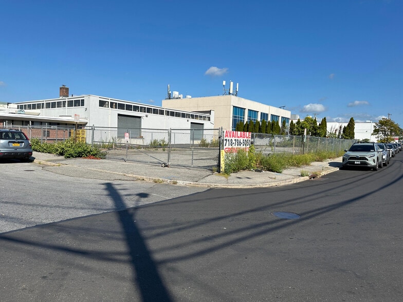 More Photos Of 101 Nassau Terminal Rd, New Hyde Park Truck Terminal For Lease