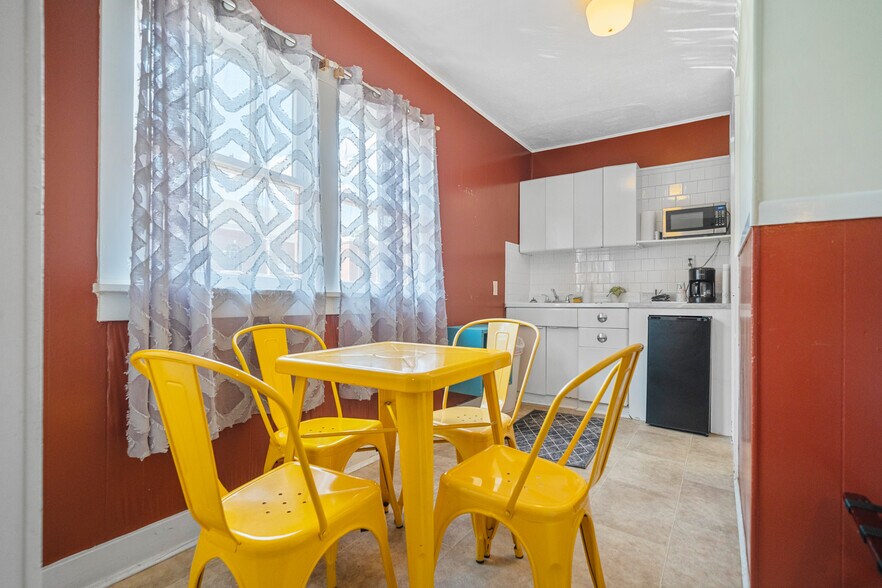 More Photos Of 741 Park Ave, Hot Springs Hotel For Sale