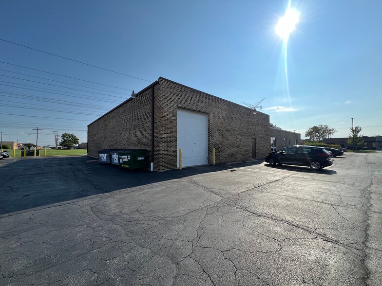 More Photos Of 221 Lively Blvd, Elk Grove Village Warehouse For Sale