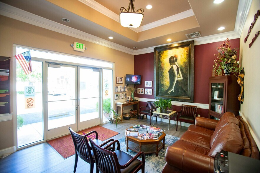 More Photos Of 2110 Railroad Ave, Redding Medical For Sale
