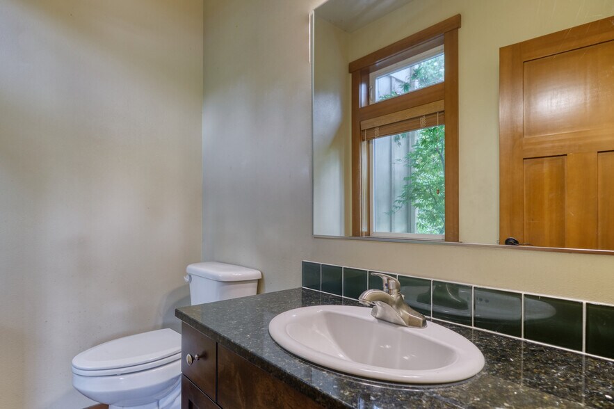 More Photos Of 1317 Pelican Pl, Point Roberts Apartments For Sale