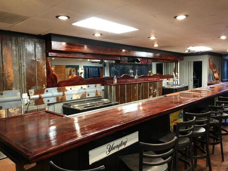 More Photos Of 321 N Main St, Hendersonville Restaurant For Lease