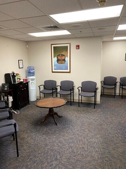 More Photos Of 4 Northwestern Dr, Bloomfield Medical For Lease