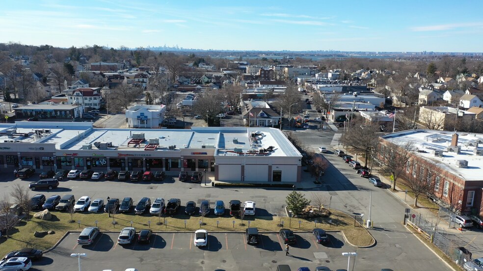 More Photos Of 961-1029 Port Washington Blvd, Port Washington General Retail For Lease