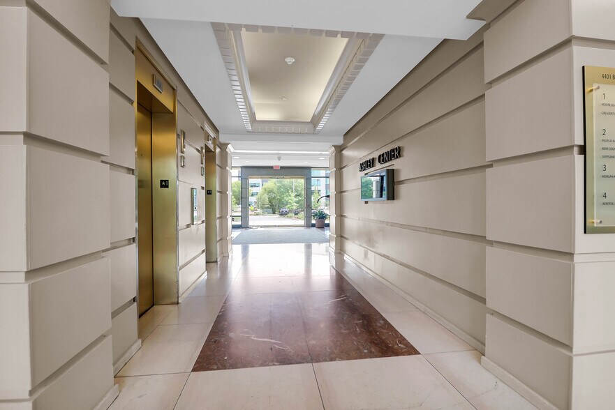 More Photos Of 4401 Belle Oaks Dr, North Charleston Office For Lease