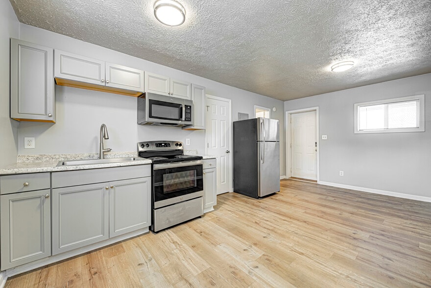 More Photos Of 10705 E Us-136, Indianapolis Apartments For Sale
