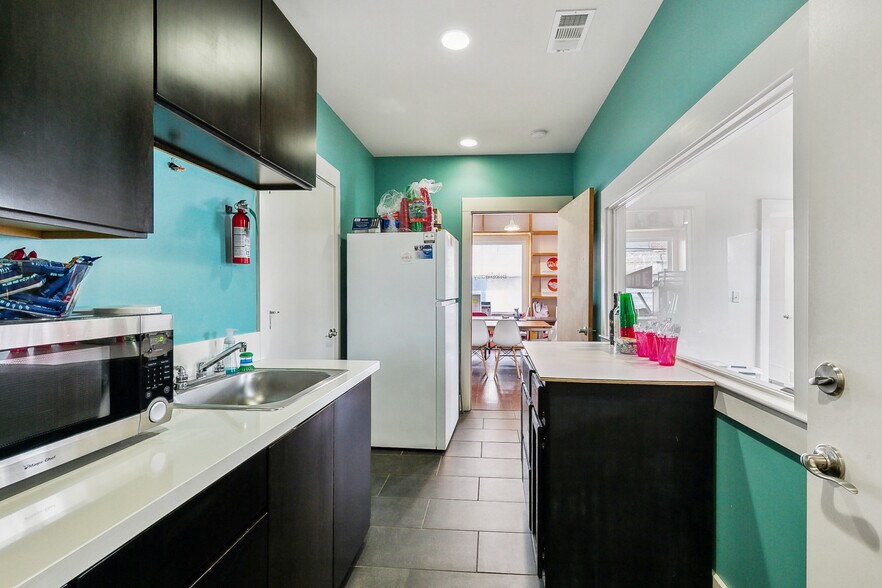 More Photos Of 2100 OC Haley Blvd, New Orleans Storefront For Lease