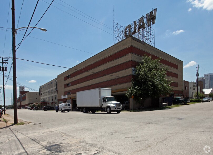 More Photos Of 812 Live Oak St, Houston Office For Sale
