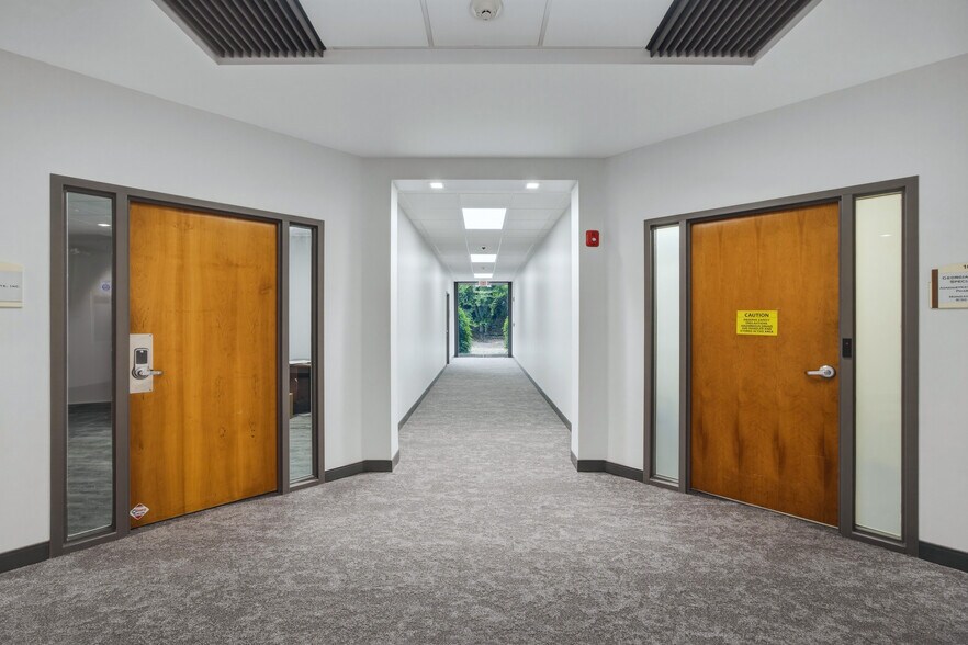 More Photos Of 1835 Savoy Dr, Atlanta Medical For Lease