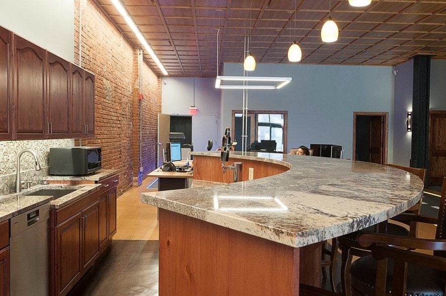 More Photos Of 2515 Liberty Ave, Pittsburgh Medical For Lease