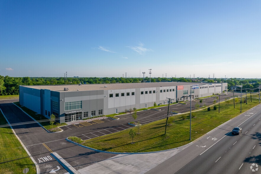 More Photos Of 1 E North Ave, Glendale Heights Warehouse For Lease