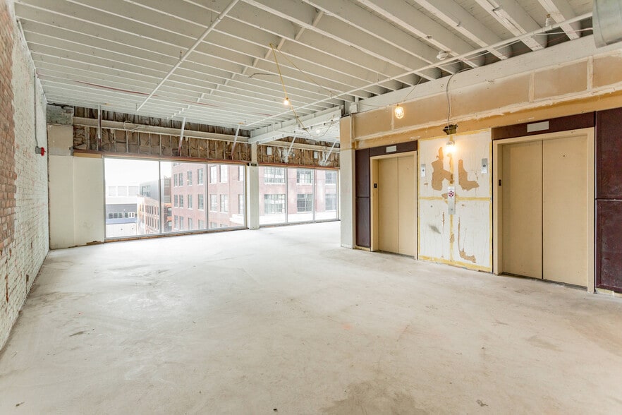 More Photos Of 220 W Congress St, Detroit Office For Lease