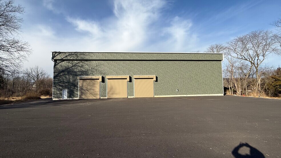 More Photos Of 2651 PA-412, Coopersburg Warehouse For Lease