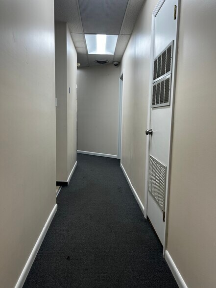 More Photos Of 420 S Crain Hwy, Glen Burnie Medical For Lease
