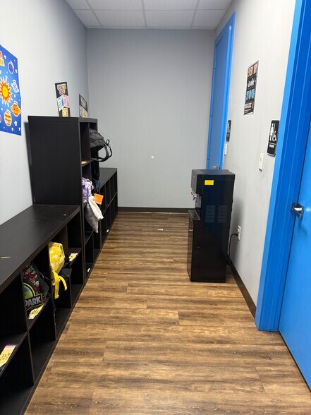 More Photos Of 16733 W Airport Blvd, Richmond Storefront For Lease