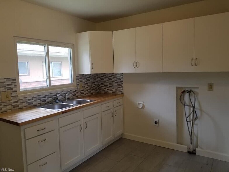 More Photos Of , Youngstown Multifamily For Sale