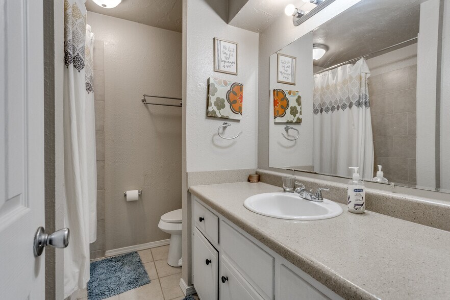 More Photos Of NW 10th St & N Classen Blvd, Oklahoma City Apartments For Sale