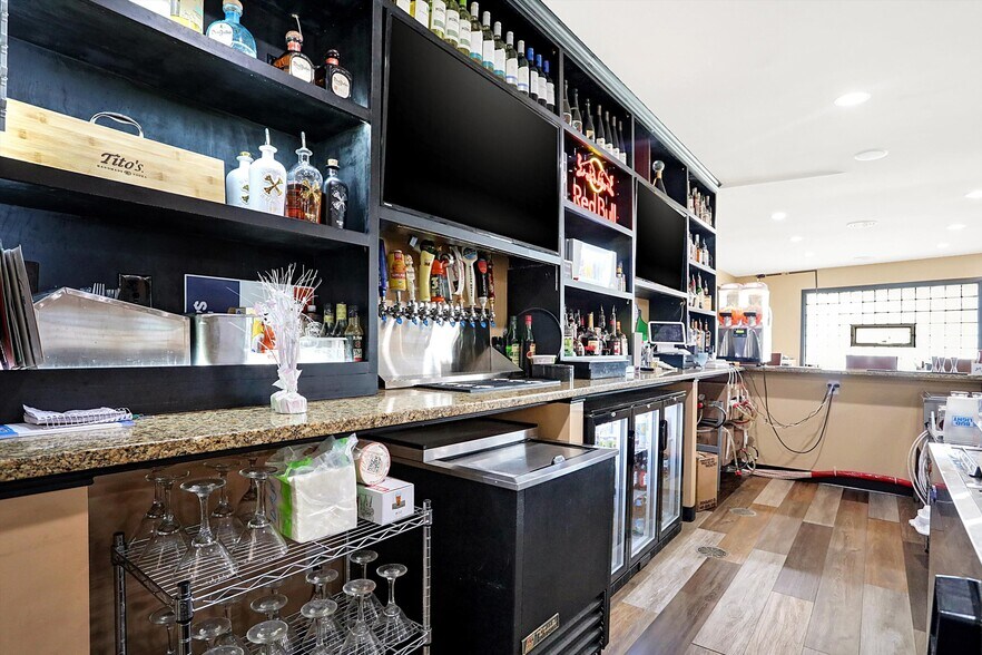 More Photos Of 2023 E Southeastern Ave, Indianapolis Restaurant For Sale