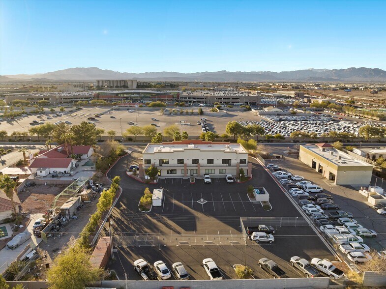 More Photos Of 7080 La Cienega St, Las Vegas Office For Sale