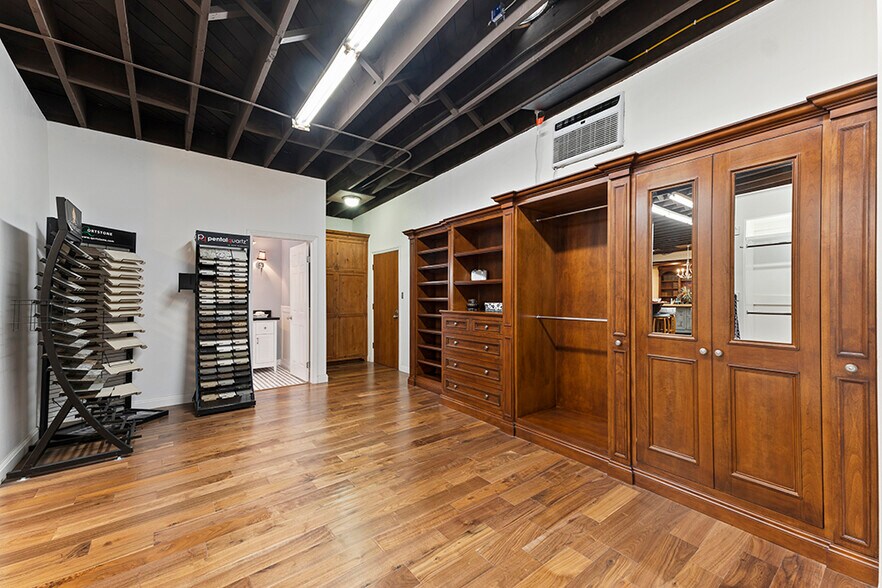 More Photos Of 7438 Varna Ave, North Hollywood Warehouse For Sale