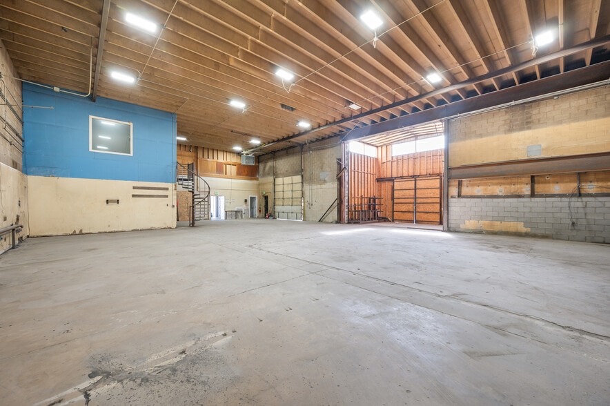 More Photos Of 122 Navajo St, Salt Lake City Manufacturing For Lease
