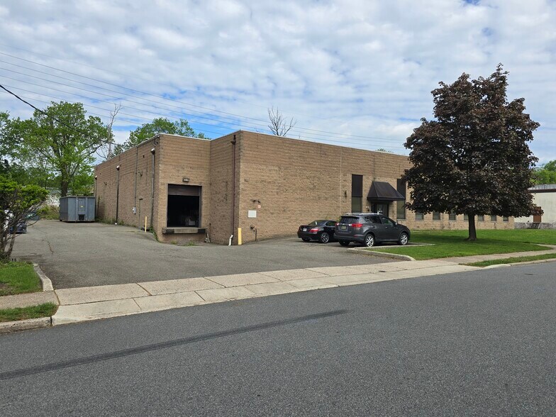 More Photos Of 85 Oak St, Norwood Warehouse For Sale