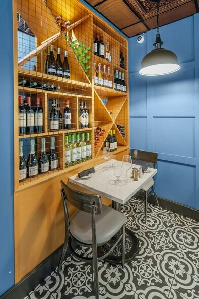 More Photos Of 340 Hamilton St, Albany Restaurant For Sale