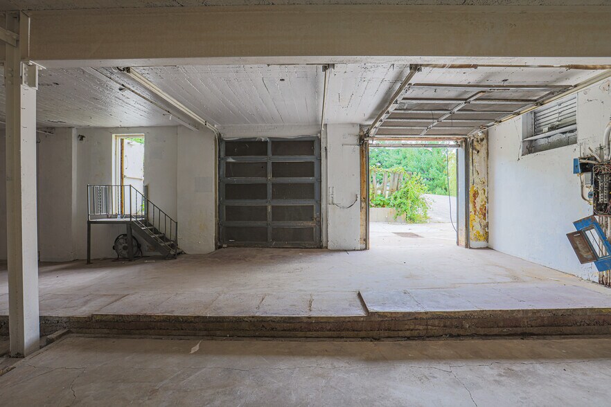 More Photos Of 6809 Belair Rd, Baltimore Freestanding For Lease