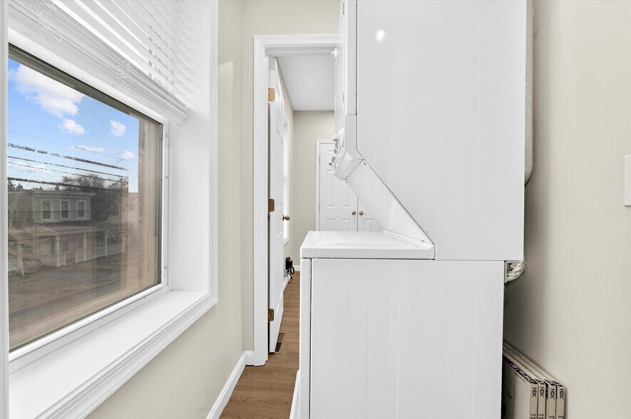 More Photos Of 38 Bloomsbury Ave, Catonsville General Retail For Lease