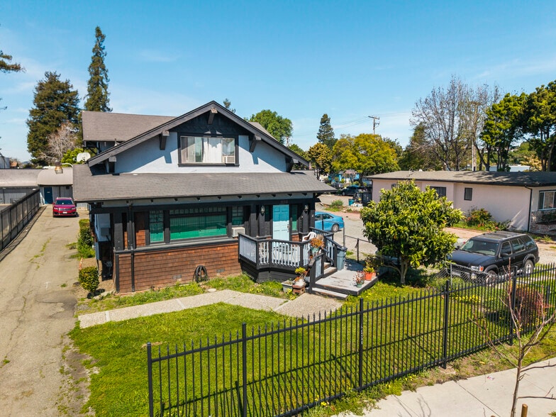 More Photos Of 22427 Montgomery St, Hayward Congregate Senior Housing For Sale