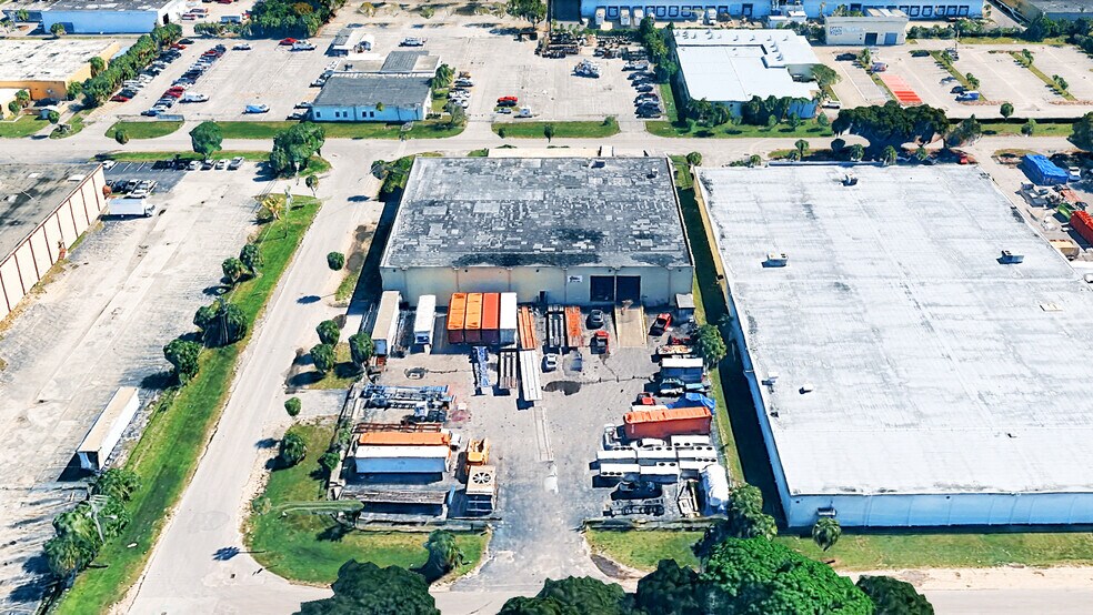 More Photos Of 13290 NW 45th Ave, Opa-locka Warehouse For Lease
