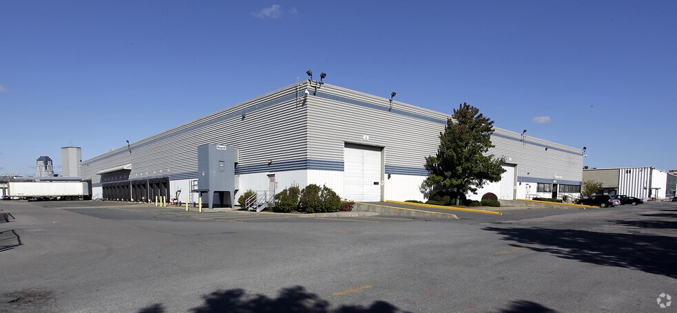 More Photos Of 647B Summer St, Boston Distribution For Lease