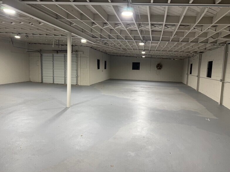 More Photos Of 235 S Hill St, Buford Warehouse For Lease